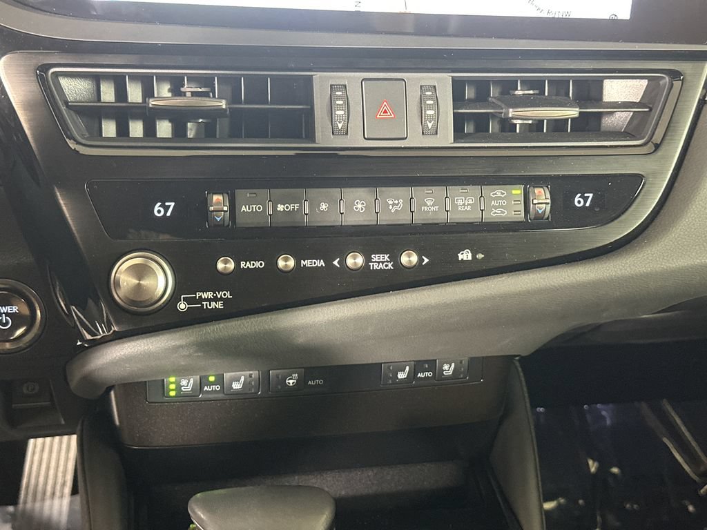 Used 2024 Lexus ES 300h w/ Premium Package FWD image 31