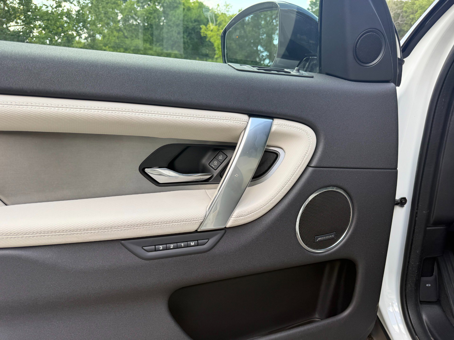 Used 2024 Land Rover Discovery Sport Dynamic SE image 48