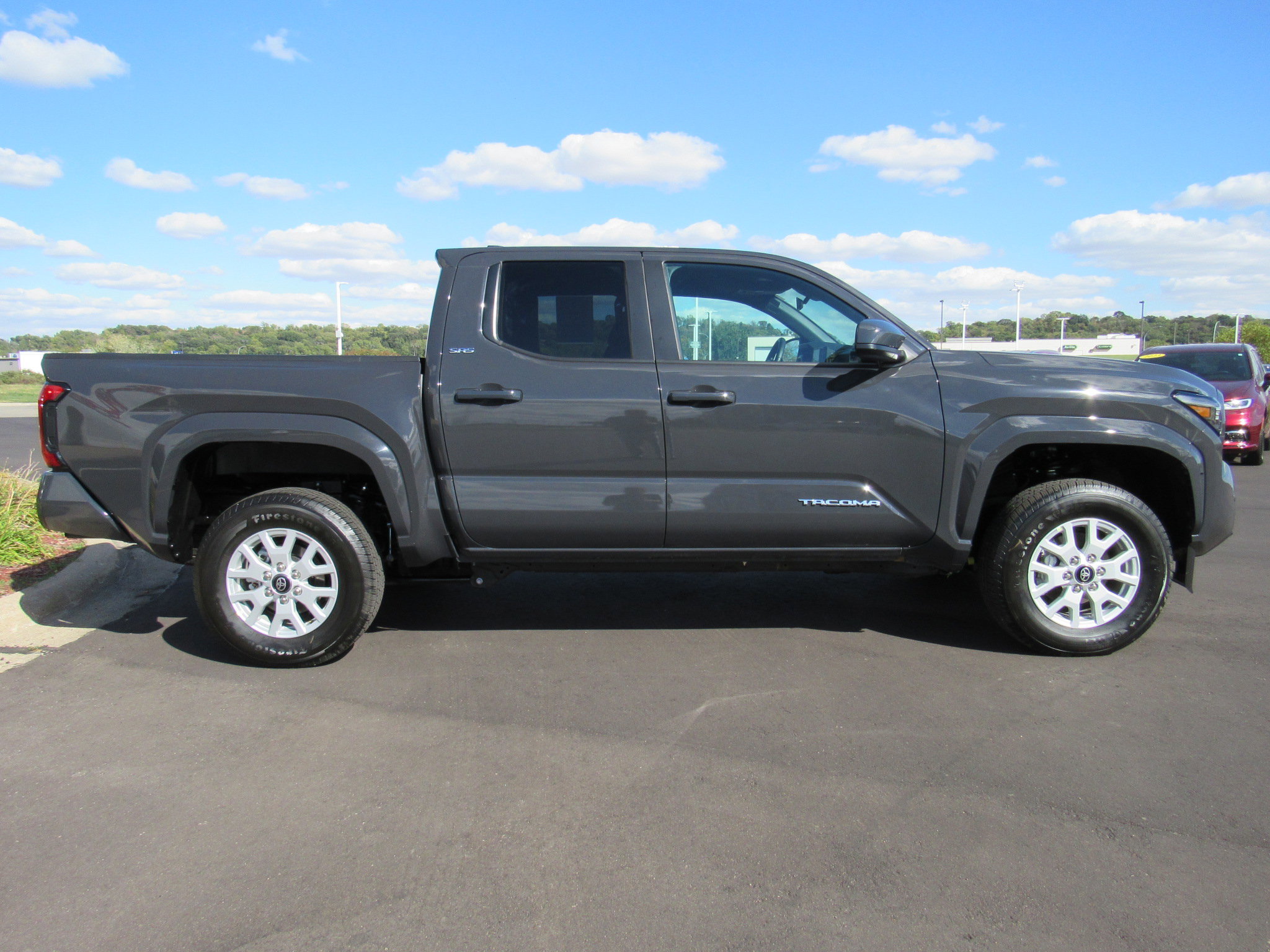Used 2025 Toyota Tacoma SR5 image 5