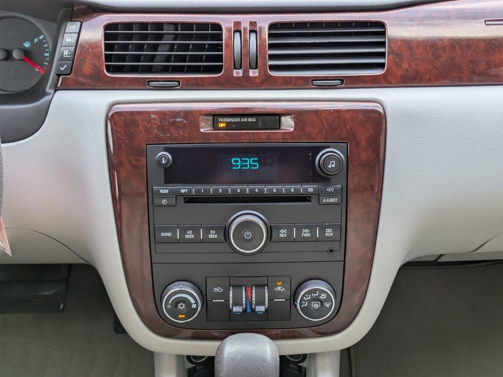 Used 2010 Chevrolet Impala LS image 17