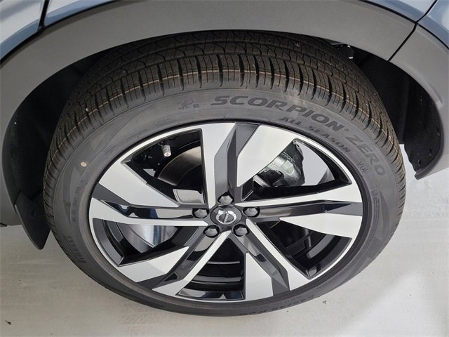 New 2026 Volvo XC40 B4 Plus w/ Climate Package image 6