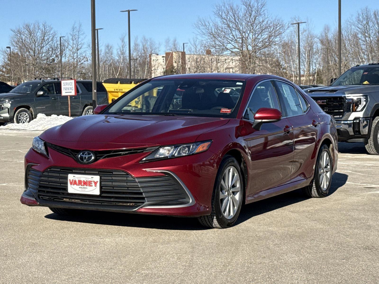 Used 2022 Toyota Camry LE image 1