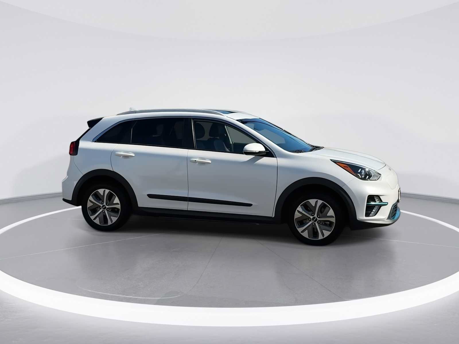 Used 2022 Kia Niro EX Premium FWD image 9