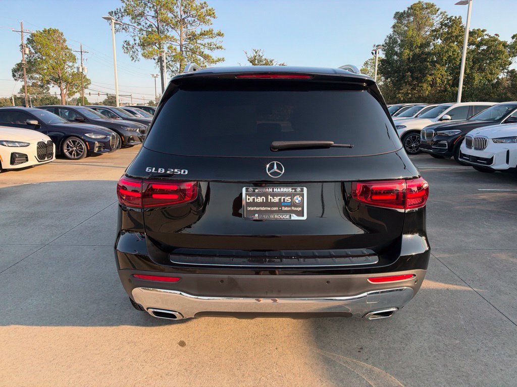 Used 2025 Mercedes-Benz GLB 250 image 4