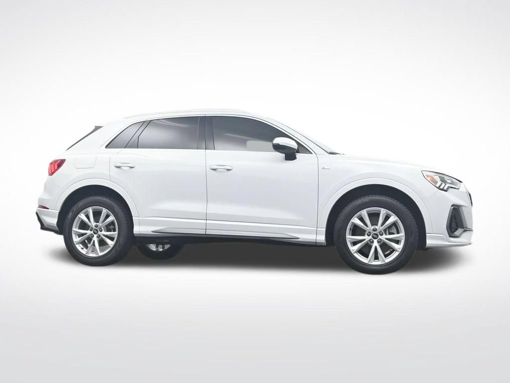 Used 2022 Audi Q3 2.0T Premium Plus w/ Premium Plus Package AWD/4WD image 35