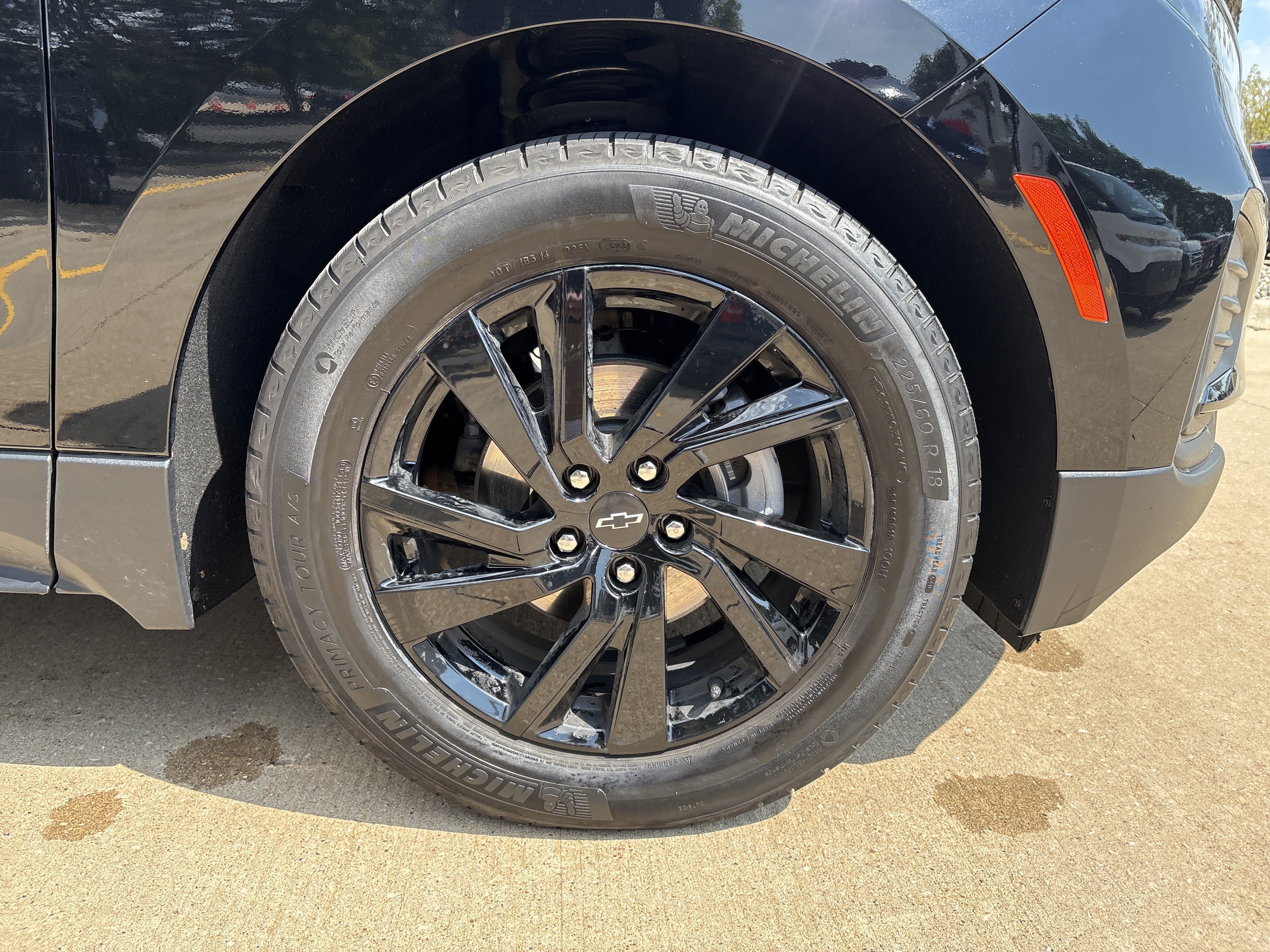 Used 2024 Chevrolet Equinox LS w/ Midnight Edition FWD image 9