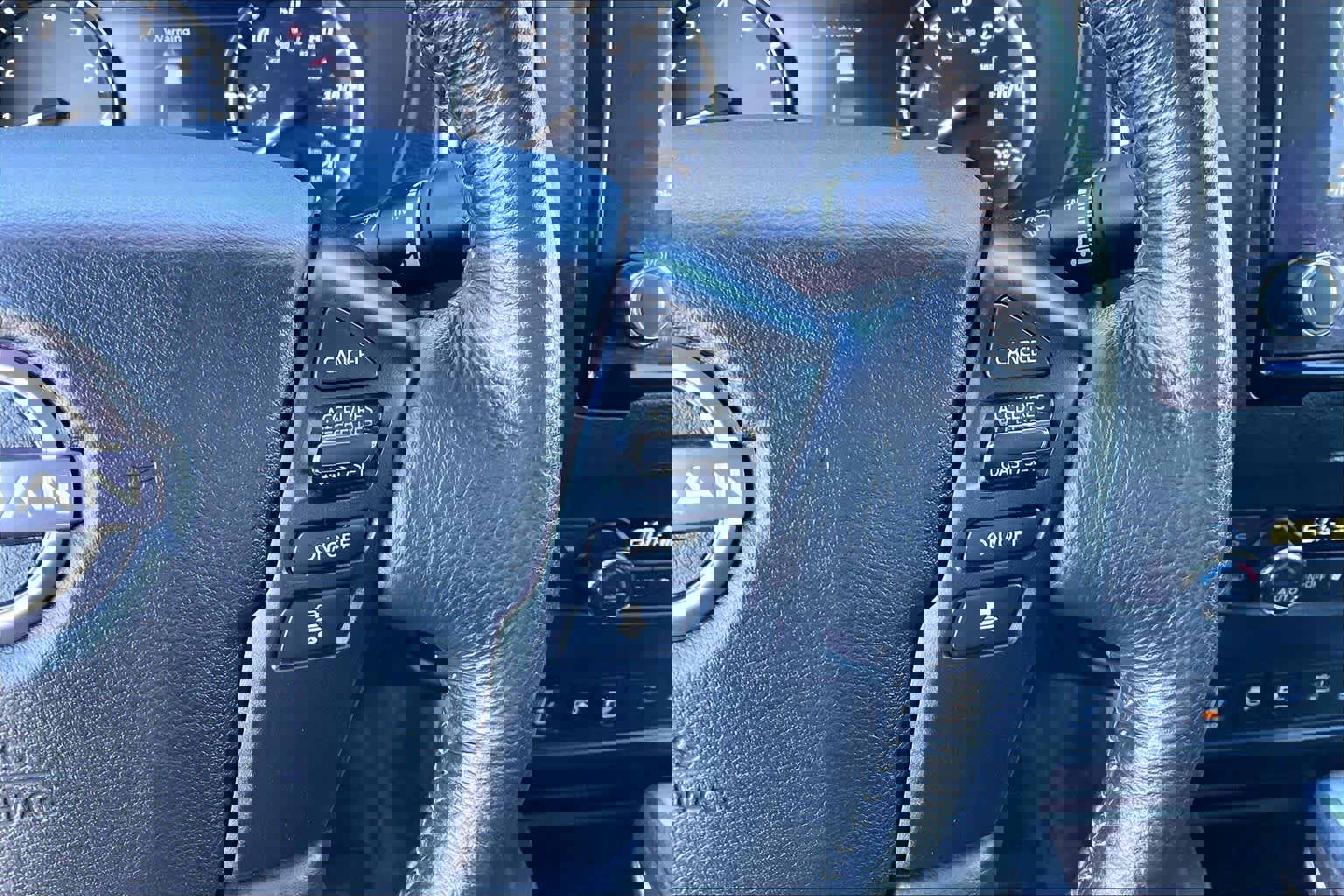 Used 2022 Nissan Frontier SV w/ SV Premium Package image 24