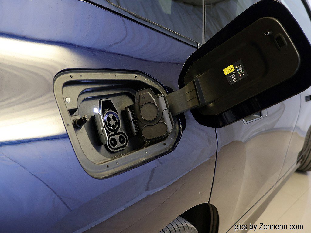 New 2026 BMW iX xDrive60 w/ M Sport Package image 10