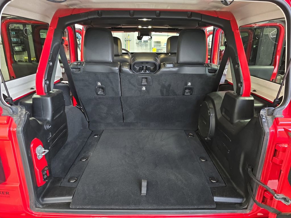 Used 2019 Jeep Wrangler Unlimited Sahara w/ Advanced Safety Group AWD/4WD image 12