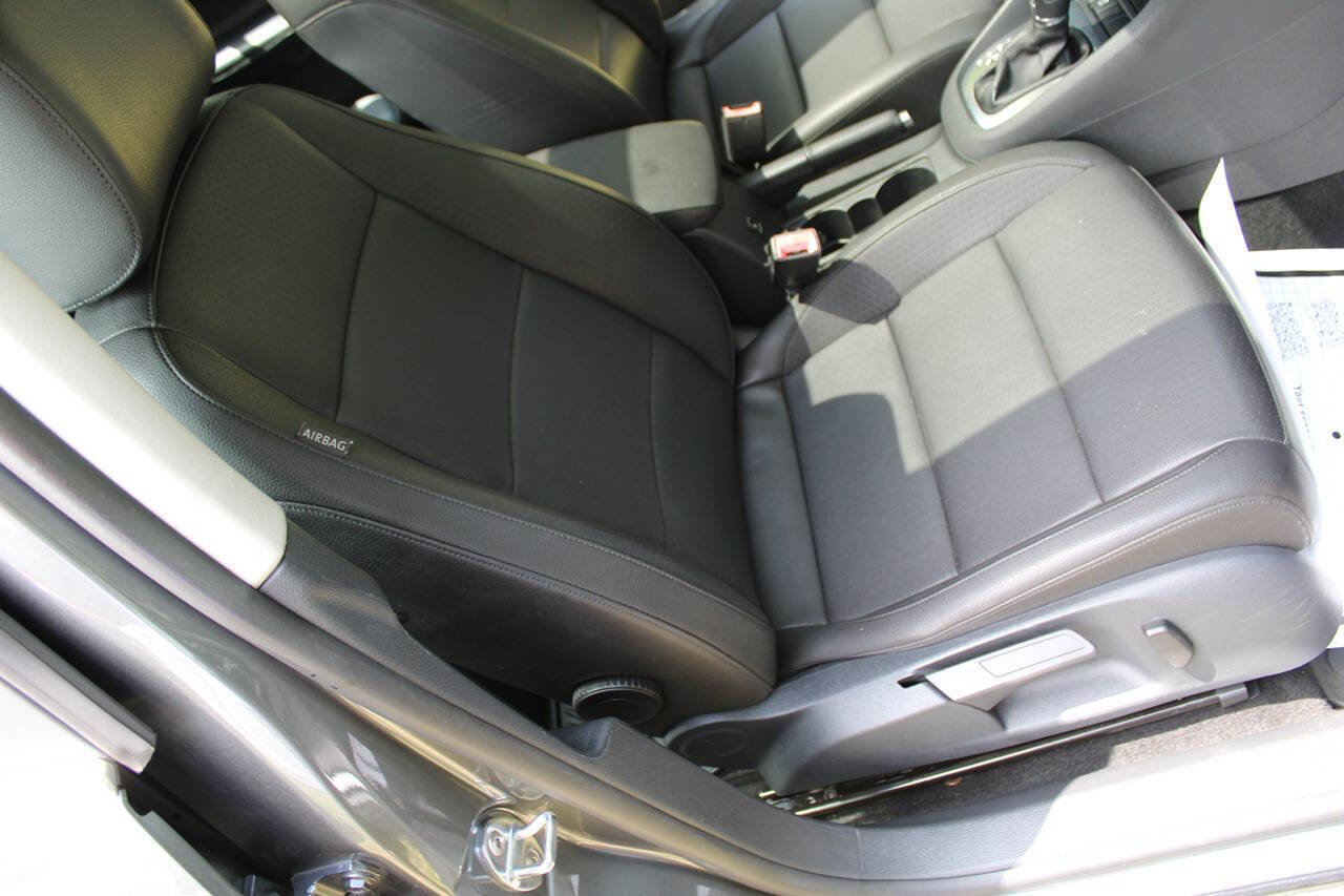 Used 2013 Volkswagen Jetta SE image 35