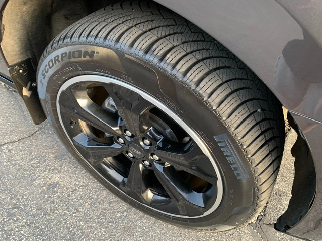 Used 2023 Ford Expedition Limited image 9