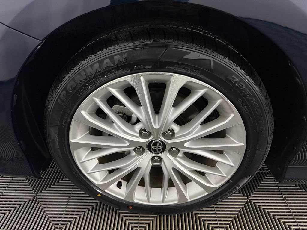 Used 2020 Toyota Camry XLE w/ Carpet Mat Package FWD image 11