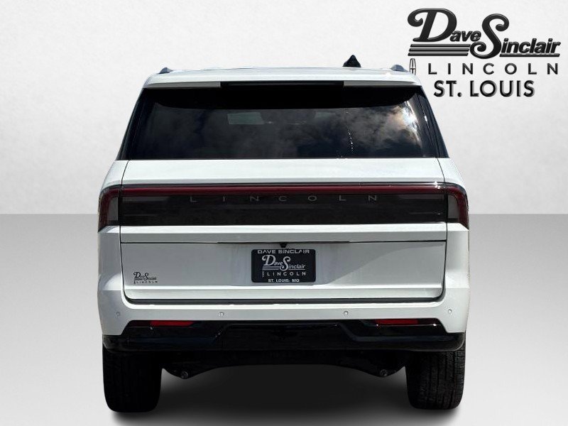 New 2026 Lincoln Navigator Reserve AWD/4WD image 4