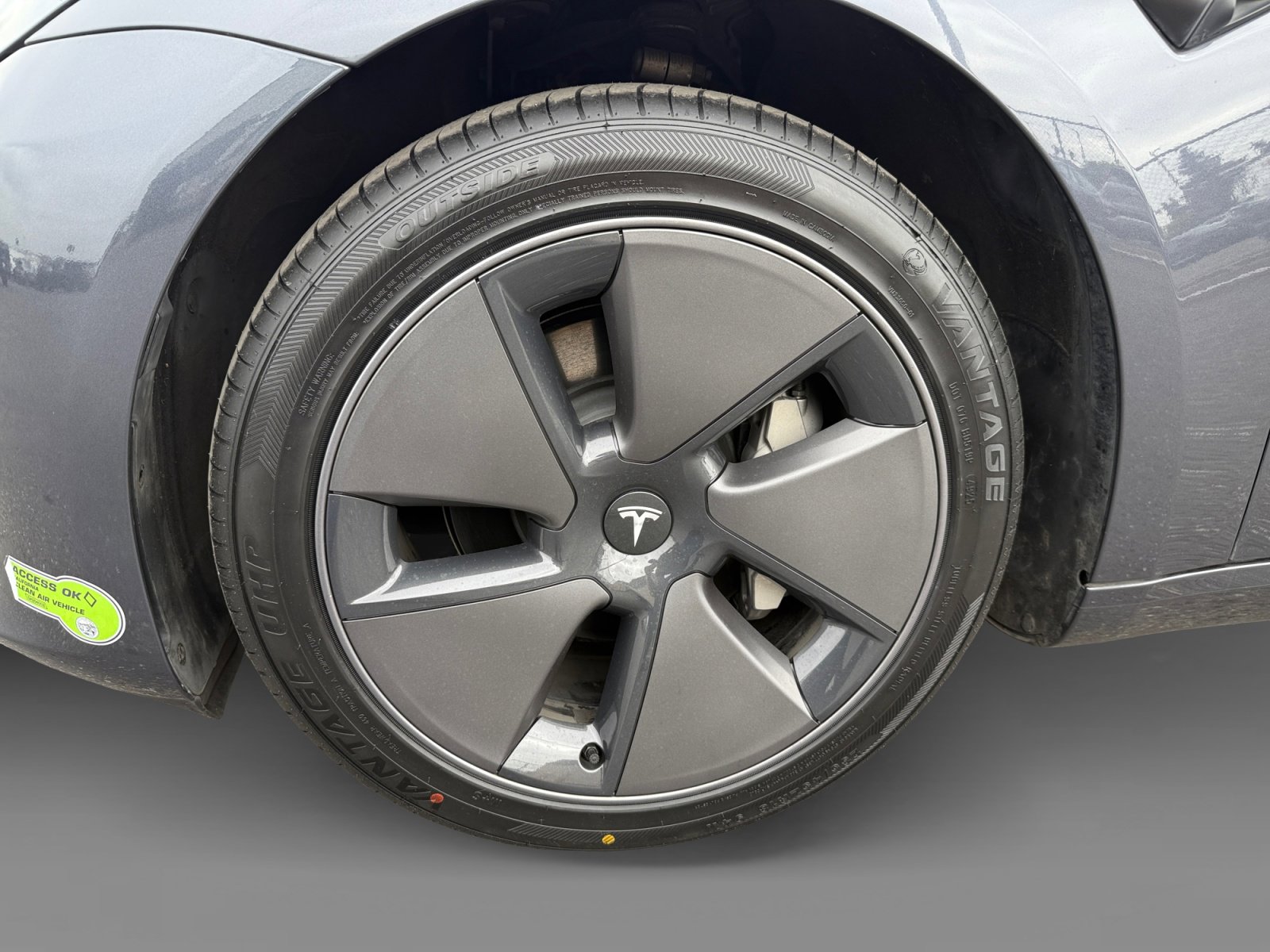 Used 2023 Tesla Model 3 Standard Range RWD image 9