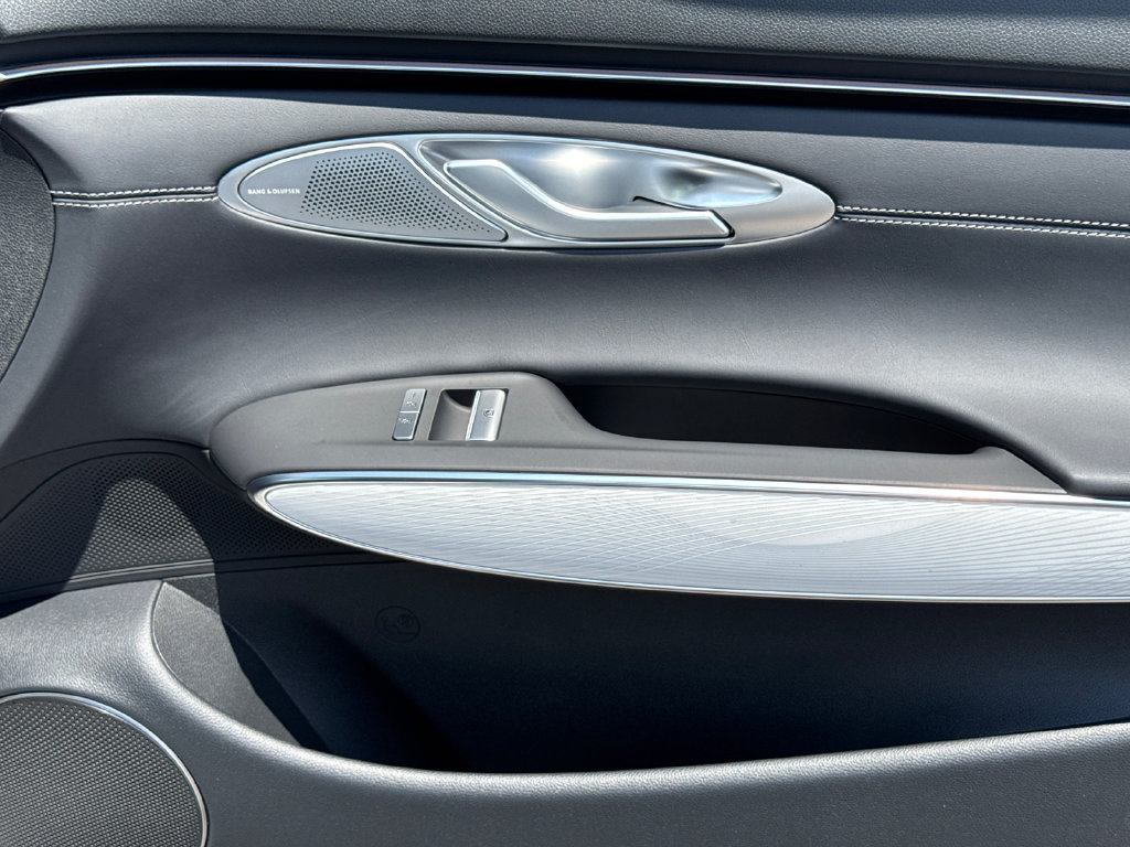New 2026 Genesis GV70 2.5T Advanced AWD/4WD image 14