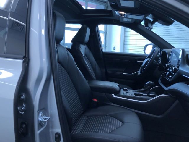 Certified 2025 Toyota Highlander XSE image 19