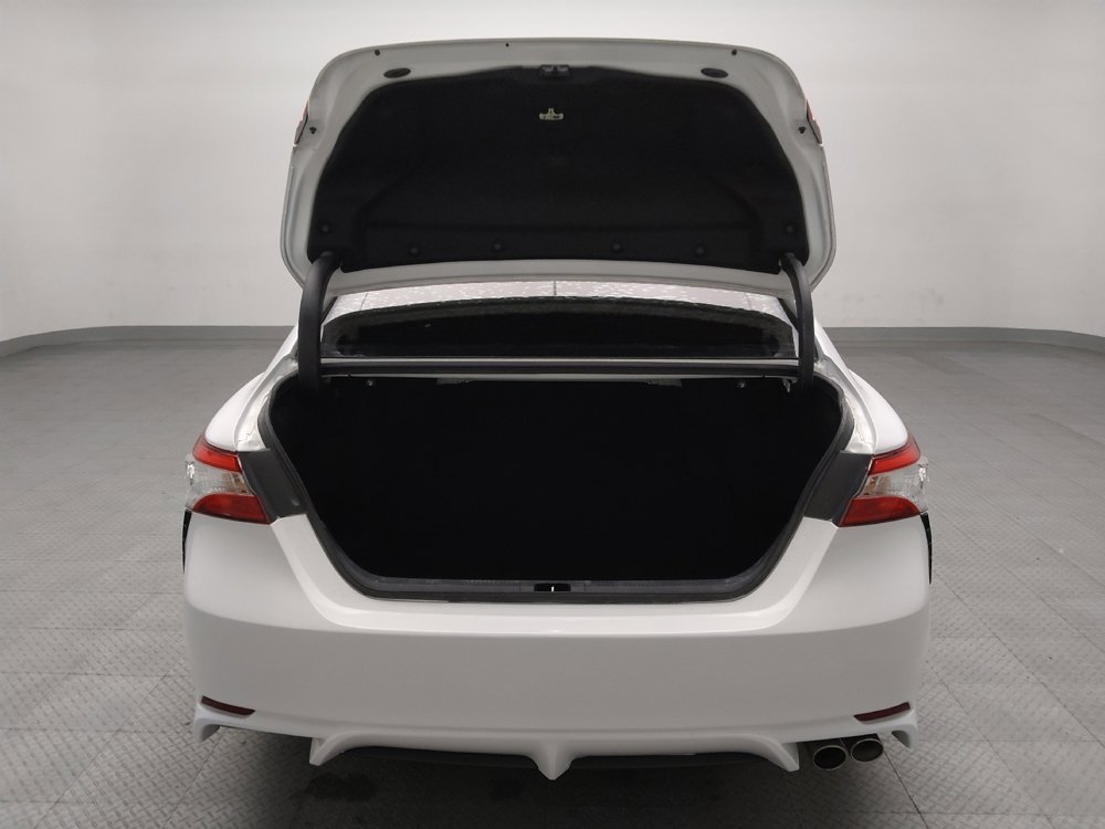 Used 2020 Toyota Camry SE image 29