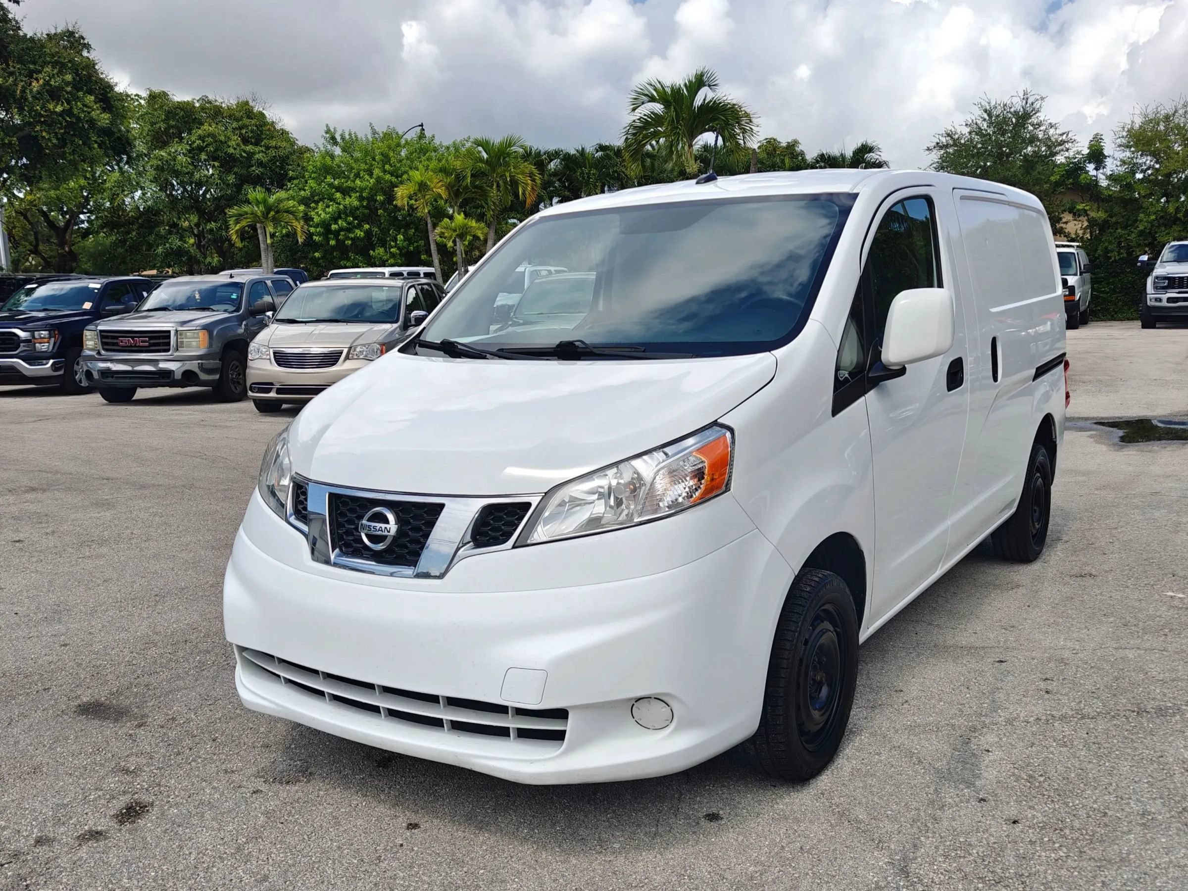 Used 2020 Nissan NV200 SV w/ Back Door Glass Package FWD image 3