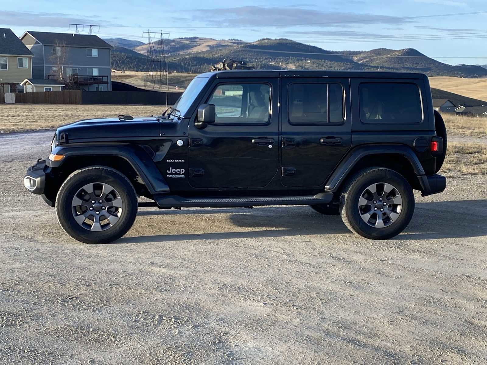Used 2018 Jeep Wrangler Unlimited Sahara image 10