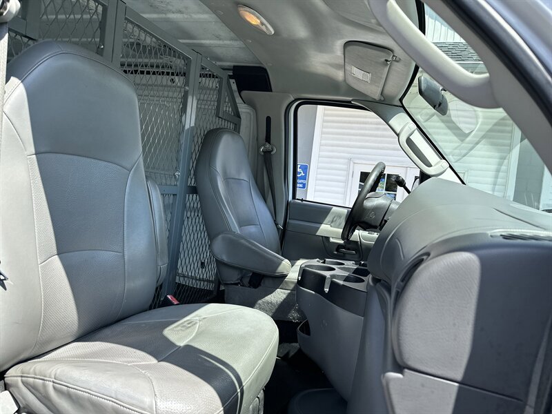 Used 2008 Ford E-150 and Econoline 150 RWD image 13