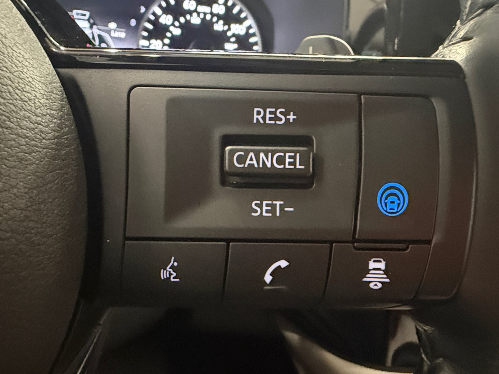 Used 2024 Nissan Pathfinder SL w/ SL Premium Package FWD image 40