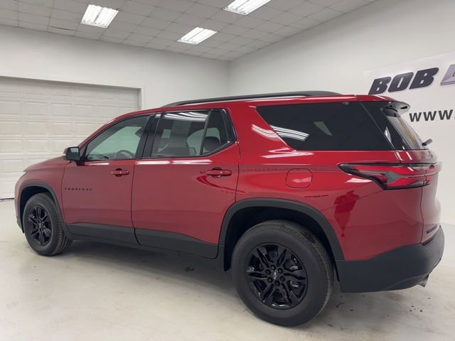 Used 2023 Chevrolet Traverse LT FWD image 7