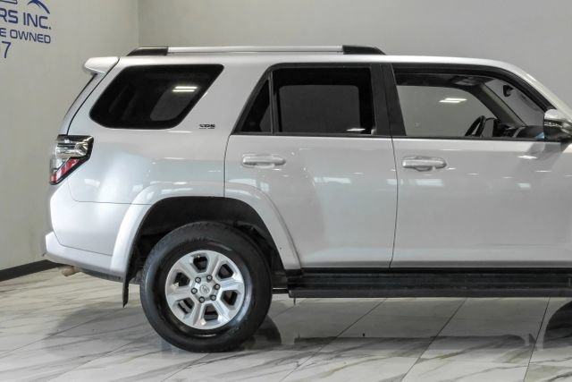 Used 2021 Toyota 4Runner SR5 Premium AWD/4WD image 18