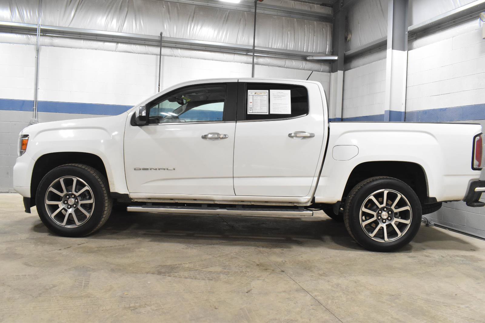 Used 2022 GMC Canyon Denali image 26