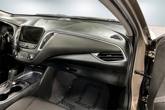 Used 2020 Chevrolet Malibu LT image 24