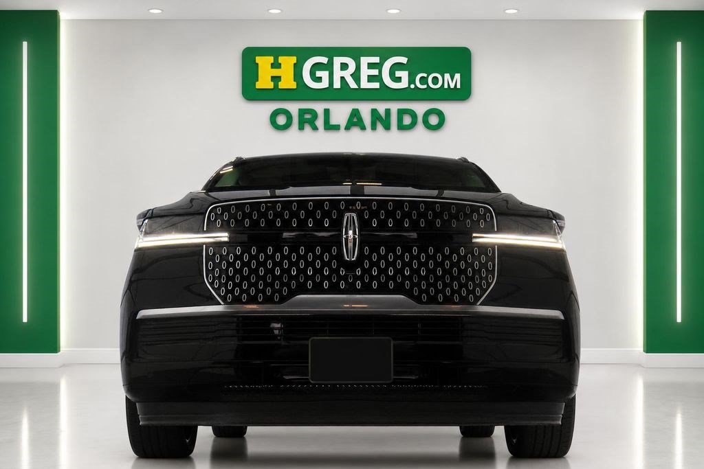 Used 2025 Lincoln Navigator Reserve AWD/4WD image 7