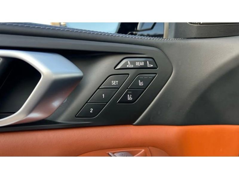 Used 2020 BMW X7 M50i image 14