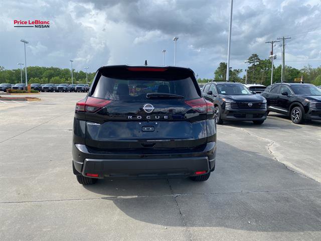 Used 2025 Nissan Rogue S image 30