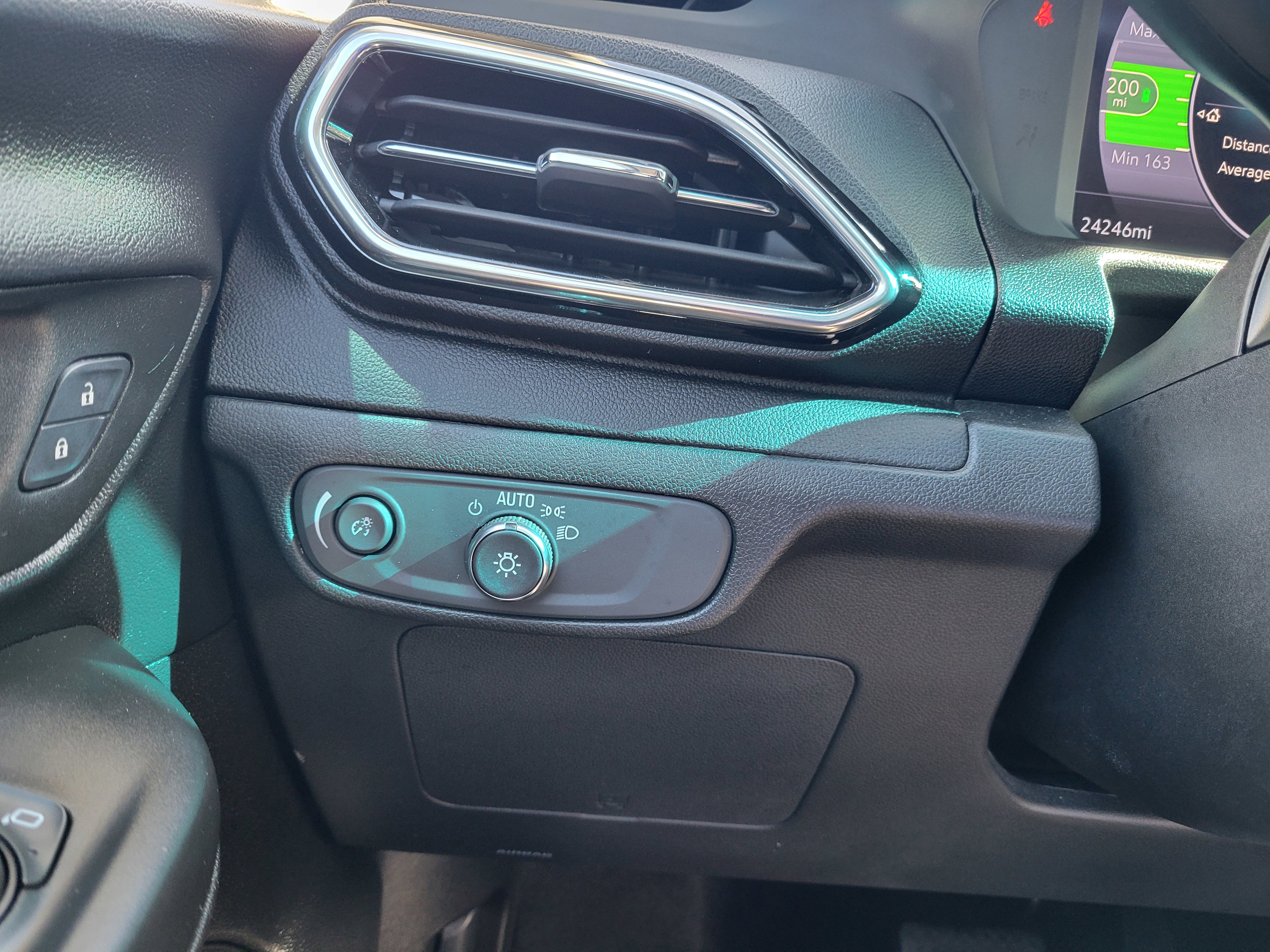 Certified 2023 Chevrolet Bolt LT w/ Infotainment Package image 19