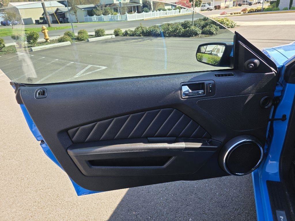 Used 2014 Ford Mustang Premium w/ Electronics Package image 12