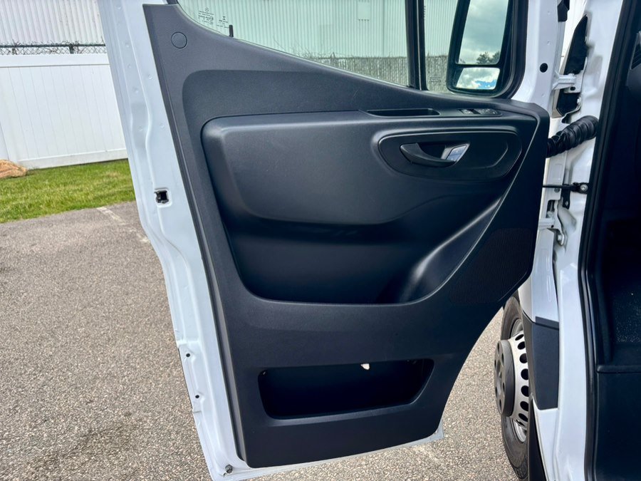 Used 2023 Mercedes-Benz Sprinter 3500 image 9