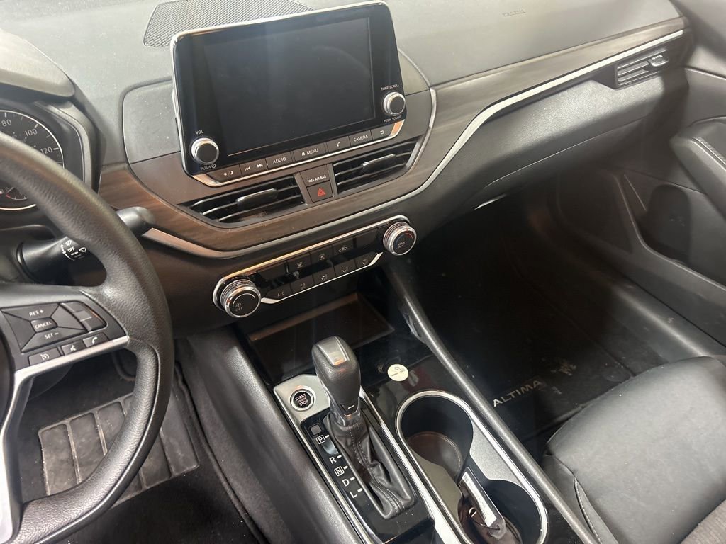 Used 2024 Nissan Altima 2.5 SV image 4