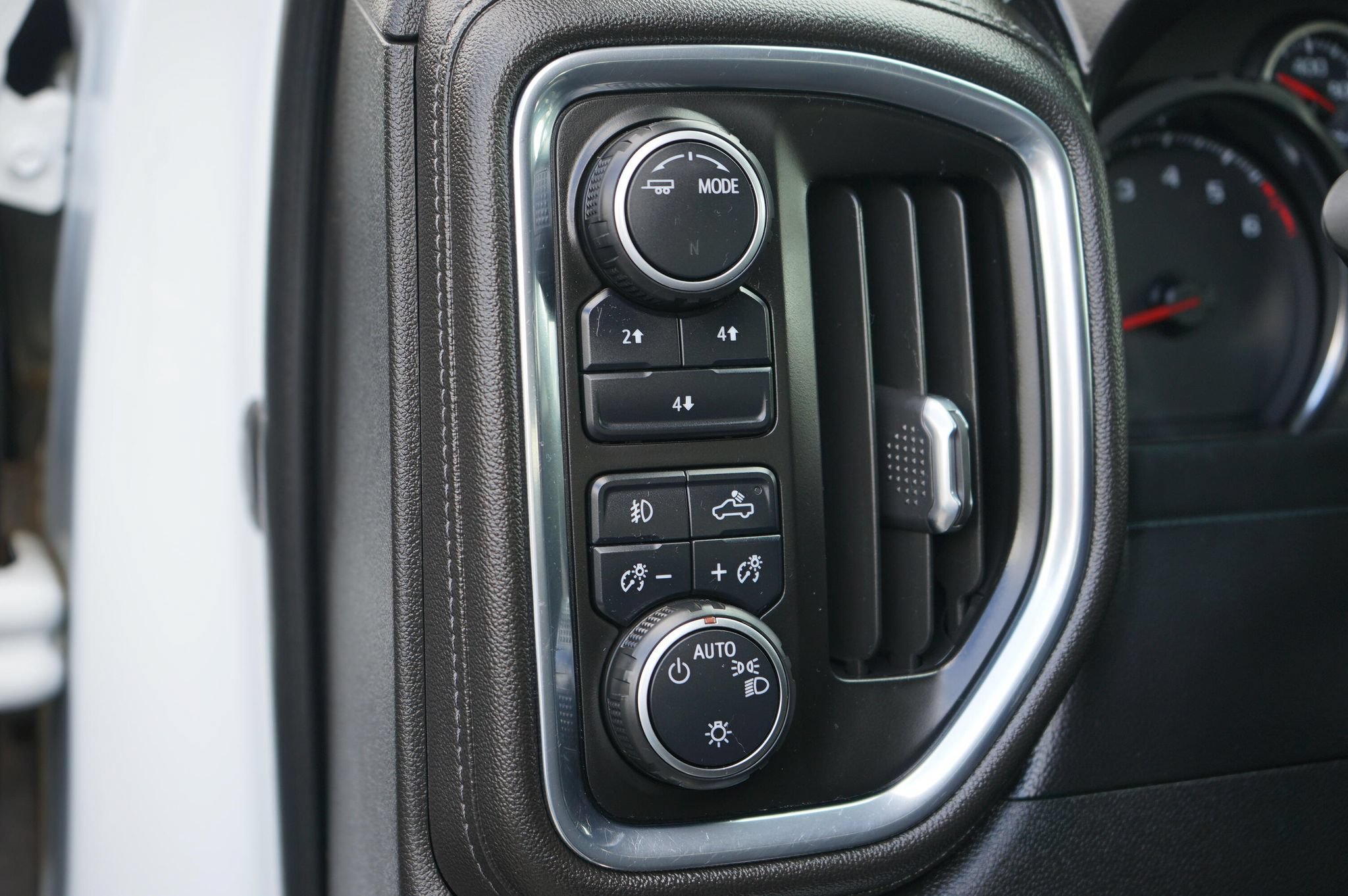 Used 2022 Chevrolet Silverado 3500 LT w/ Convenience Package AWD/4WD image 12