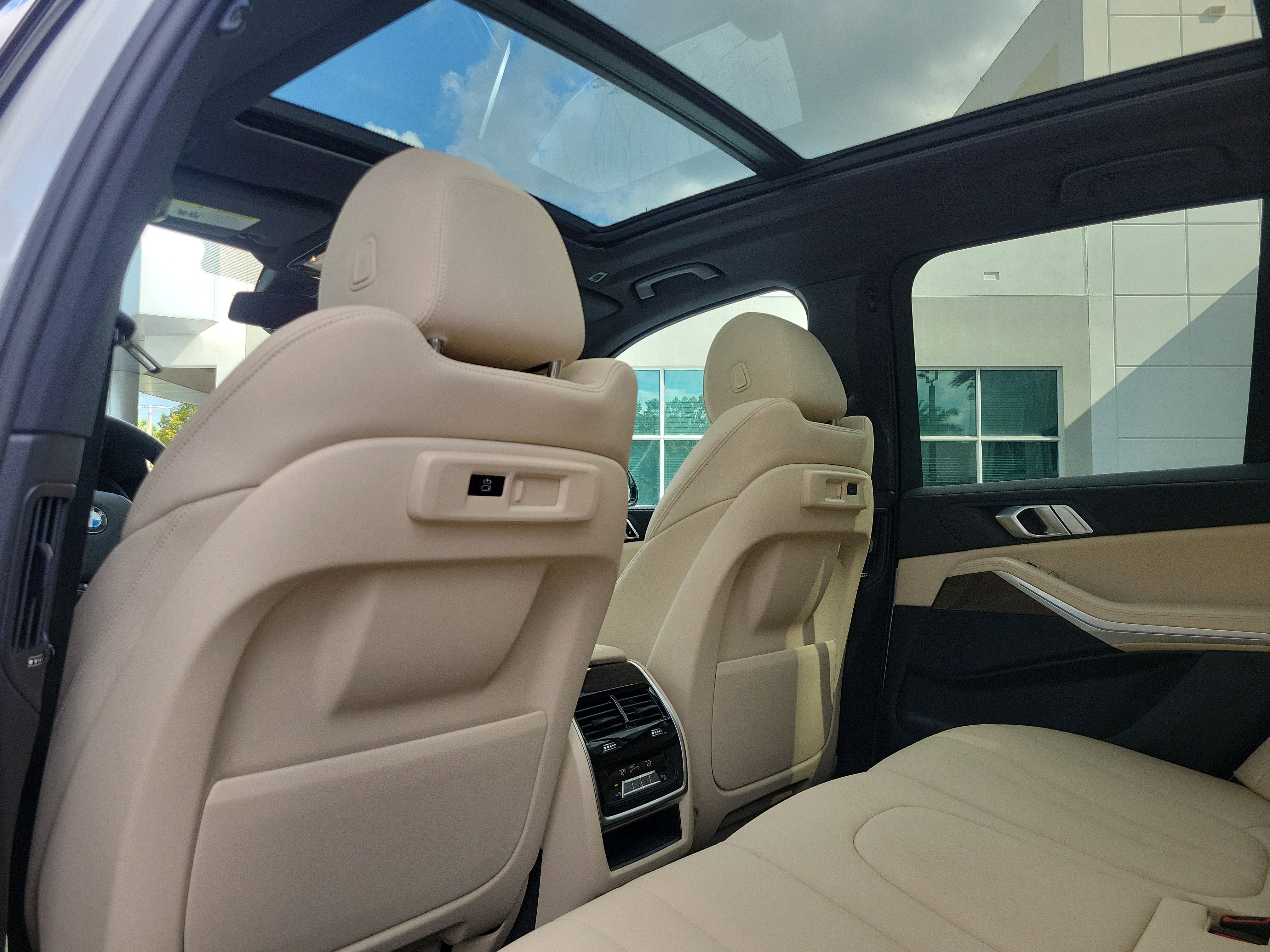 Used 2022 BMW X5 sDrive40i w/ Premium Package image 14