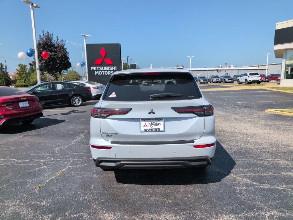 New 2026 Mitsubishi Outlander ES AWD/4WD image 8