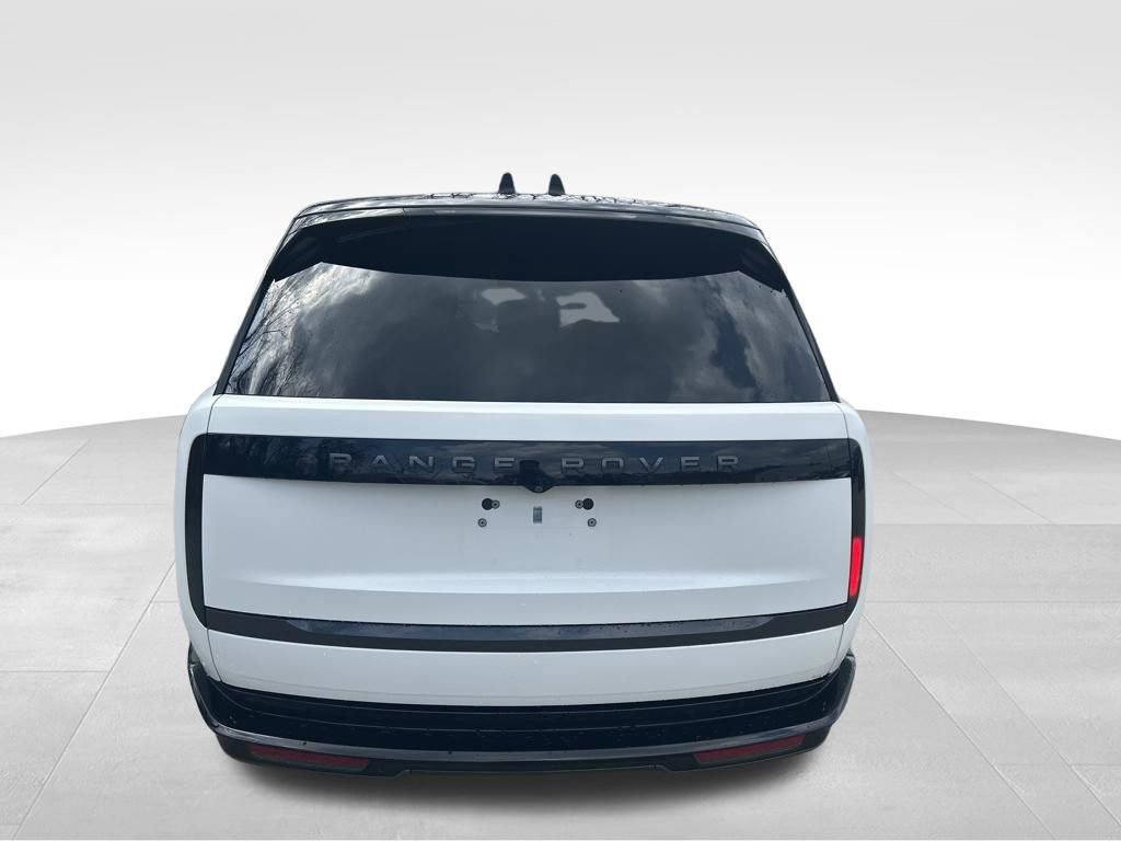 Used 2024 Land Rover Range Rover SE image 4