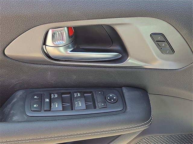 New 2026 Chrysler Pacifica Select image 12