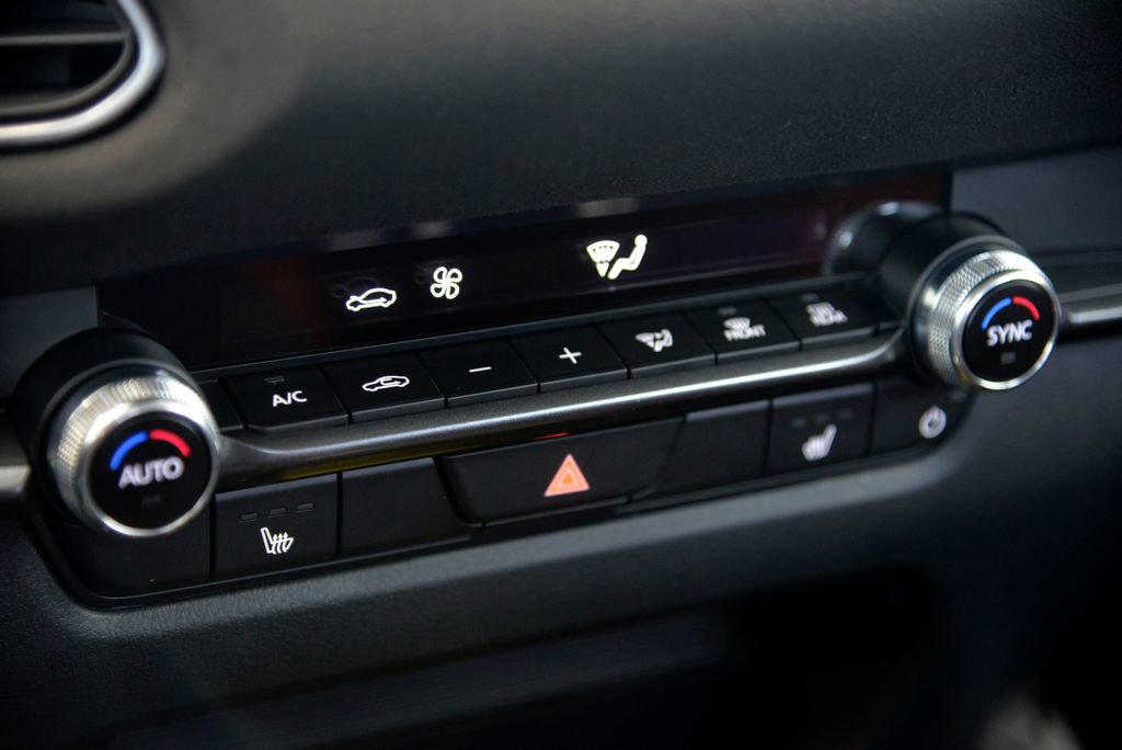 Certified 2025 MAZDA CX-30 Carbon AWD/4WD image 24