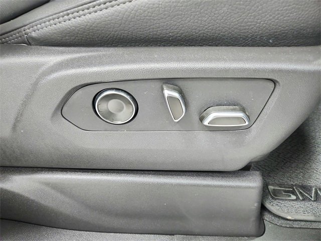 Used 2025 GMC Sierra 3500 Denali w/ Technology Package image 40