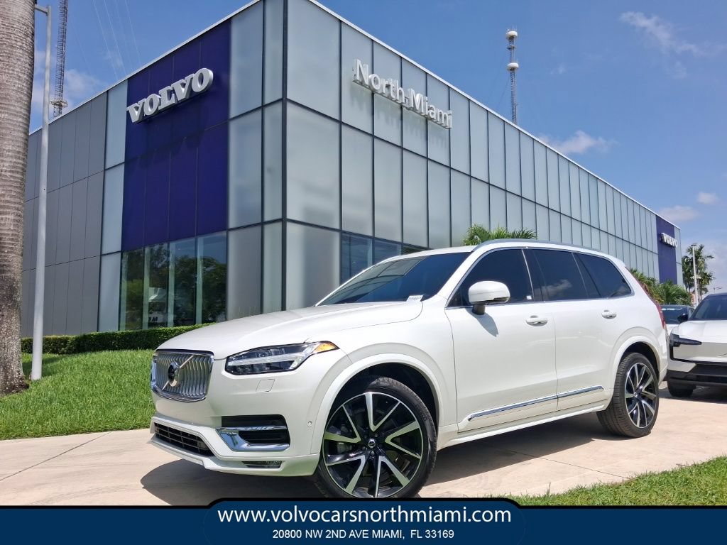 Certified 2025 Volvo XC90 B5 Plus w/ Protection Package Premier AWD/4WD image 1