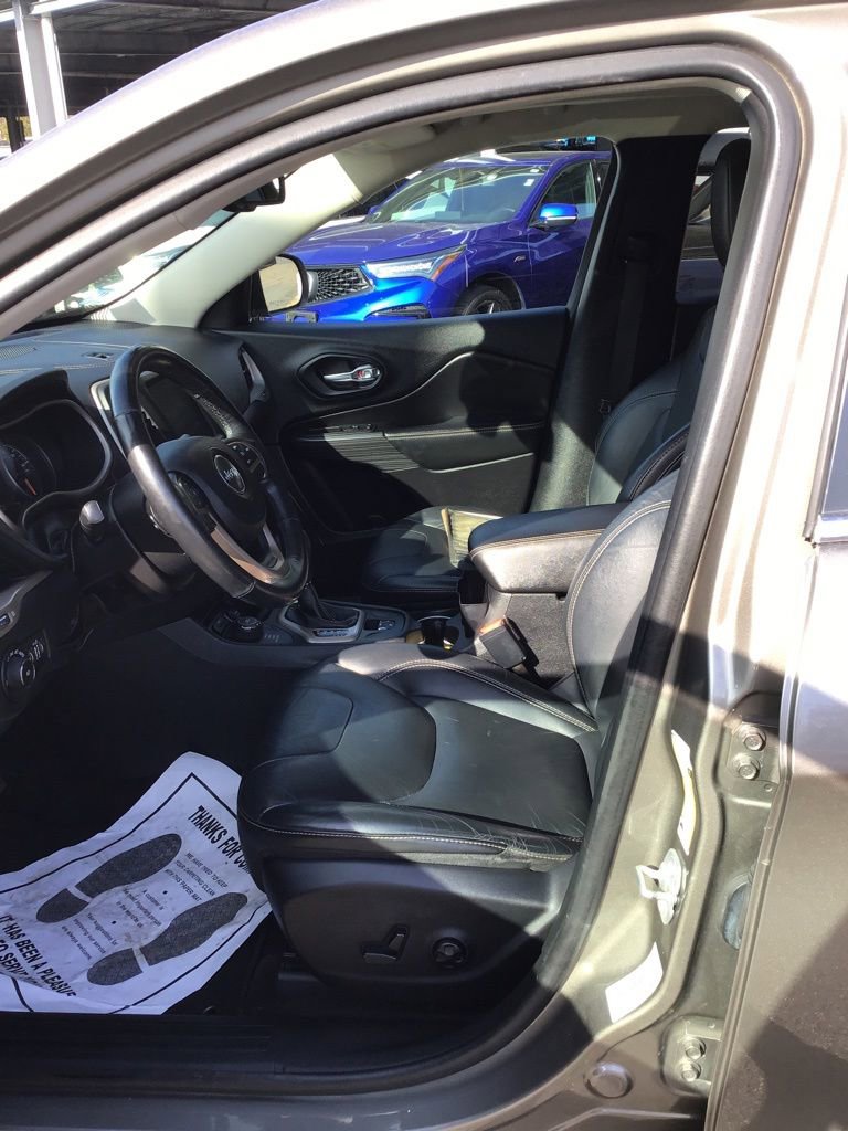 Used 2016 Jeep Cherokee Limited image 7