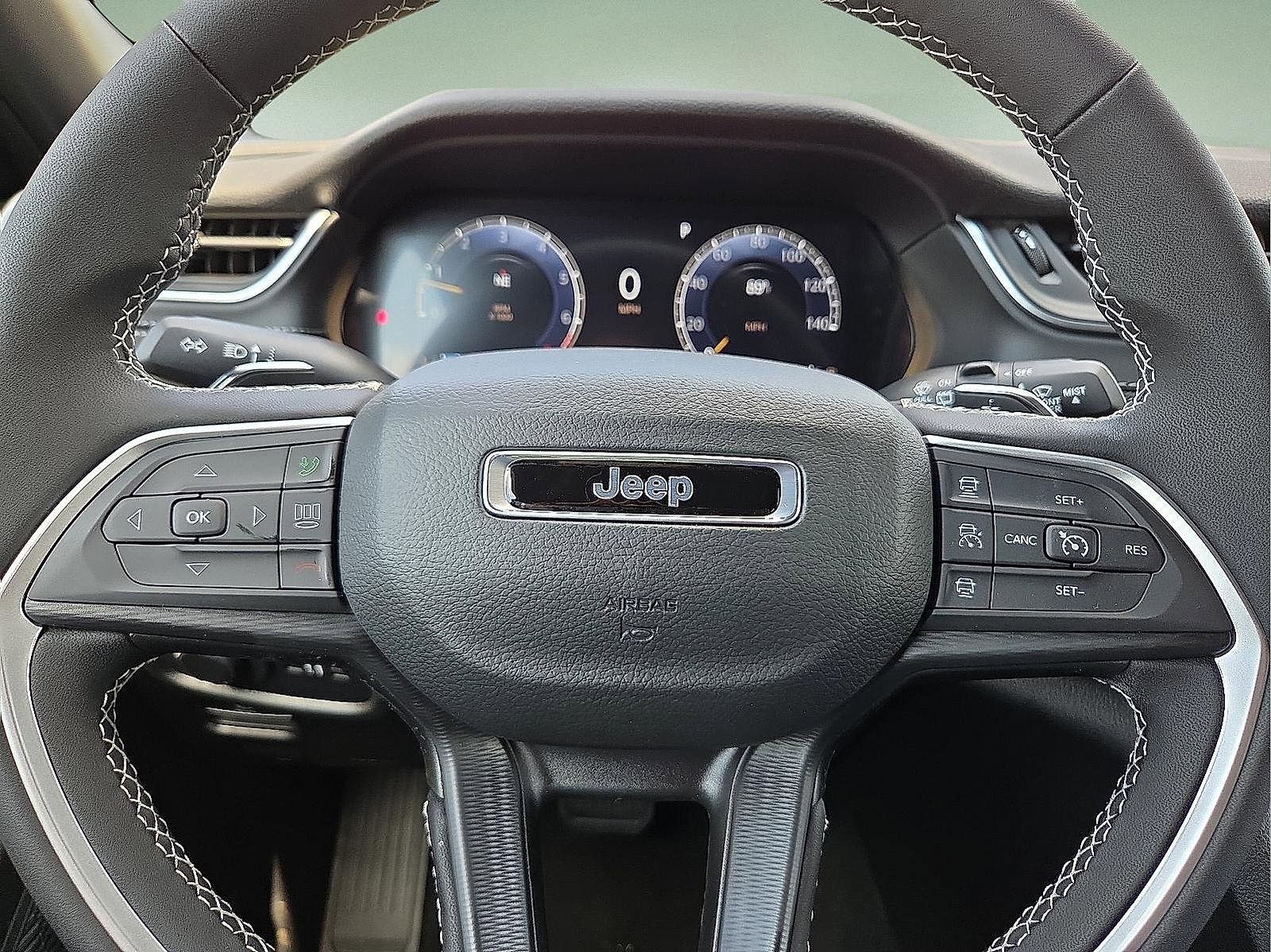 New 2025 Jeep Grand Cherokee Laredo image 24