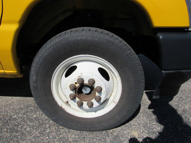 Used 2022 Ford E-350 and Econoline 350 Super Duty RWD image 10