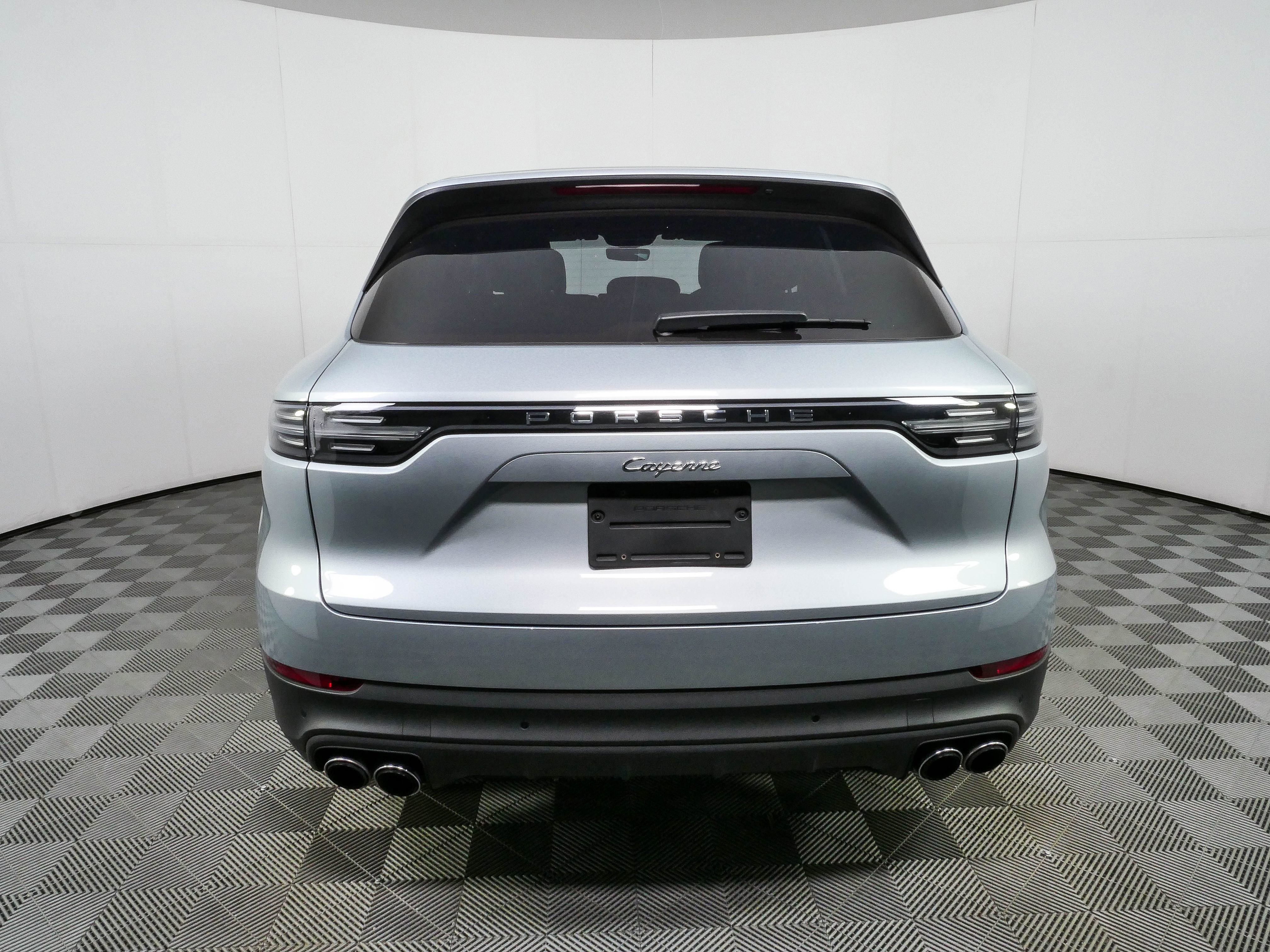 Certified 2023 Porsche Cayenne AWD/4WD image 31
