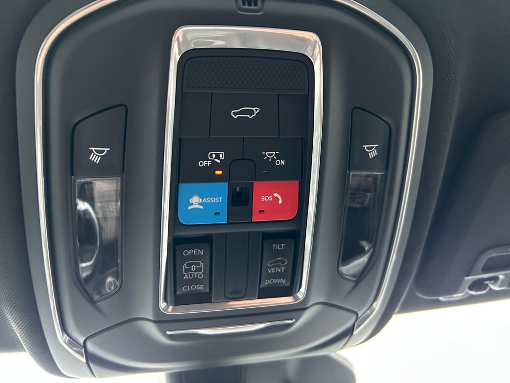 New 2025 Jeep Grand Cherokee Altitude AWD/4WD image 20