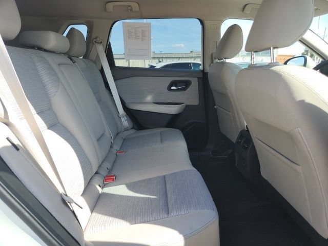 Used 2021 Nissan Rogue SV FWD image 18